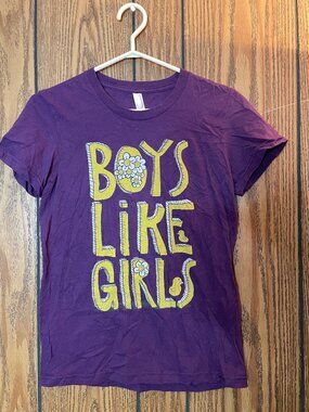 Boys Like Girls Purple/Yellow T-Shirt Women's Large *Never Worn*